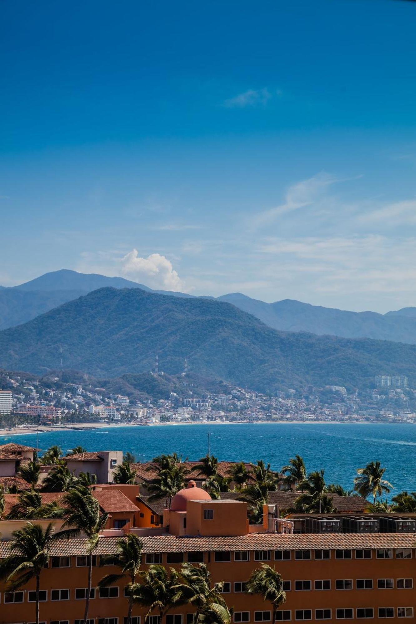 One Puerto Vallarta Aeropuerto Hotel ภายนอก รูปภาพ