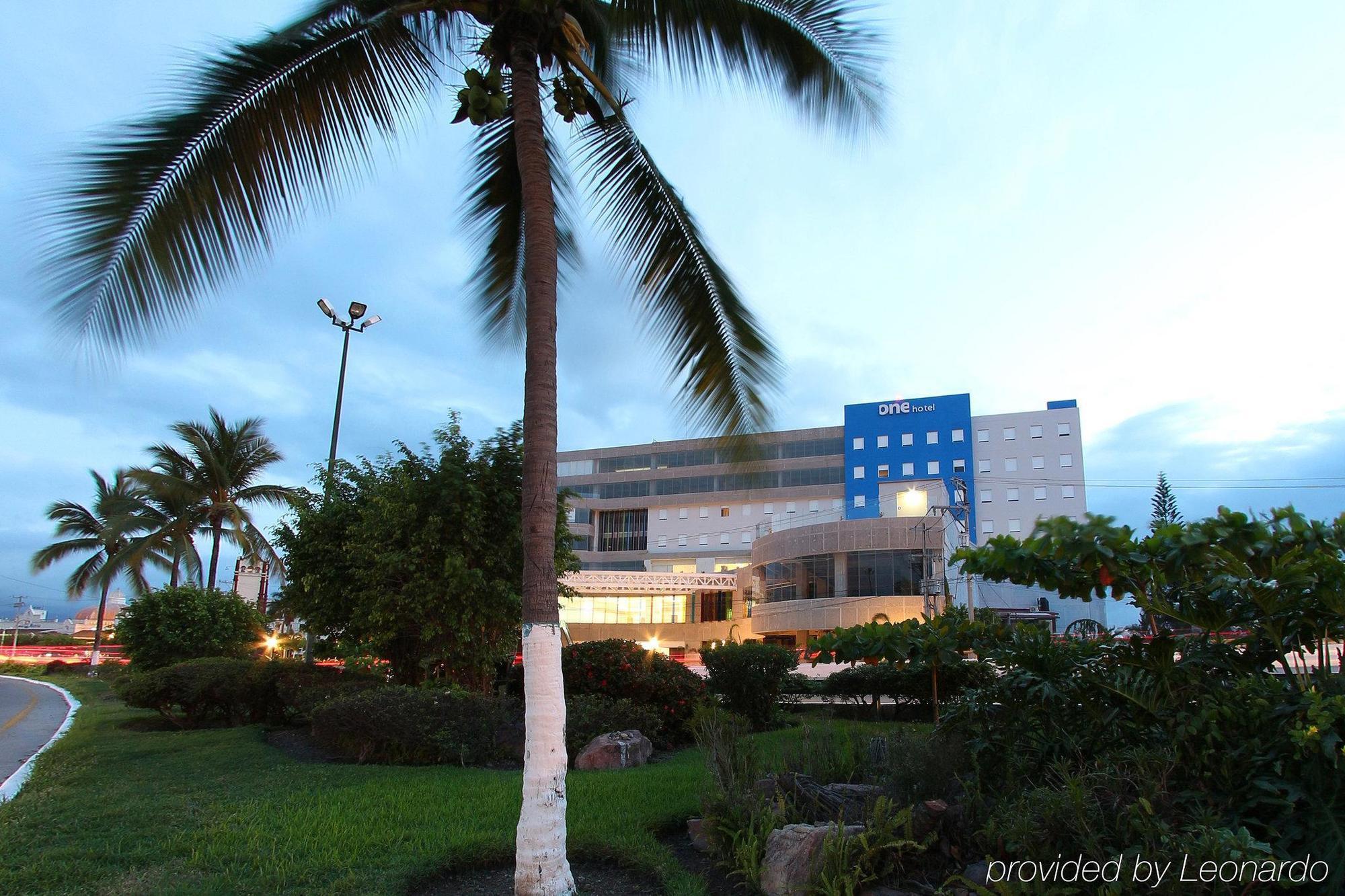 One Puerto Vallarta Aeropuerto Hotel ภายนอก รูปภาพ