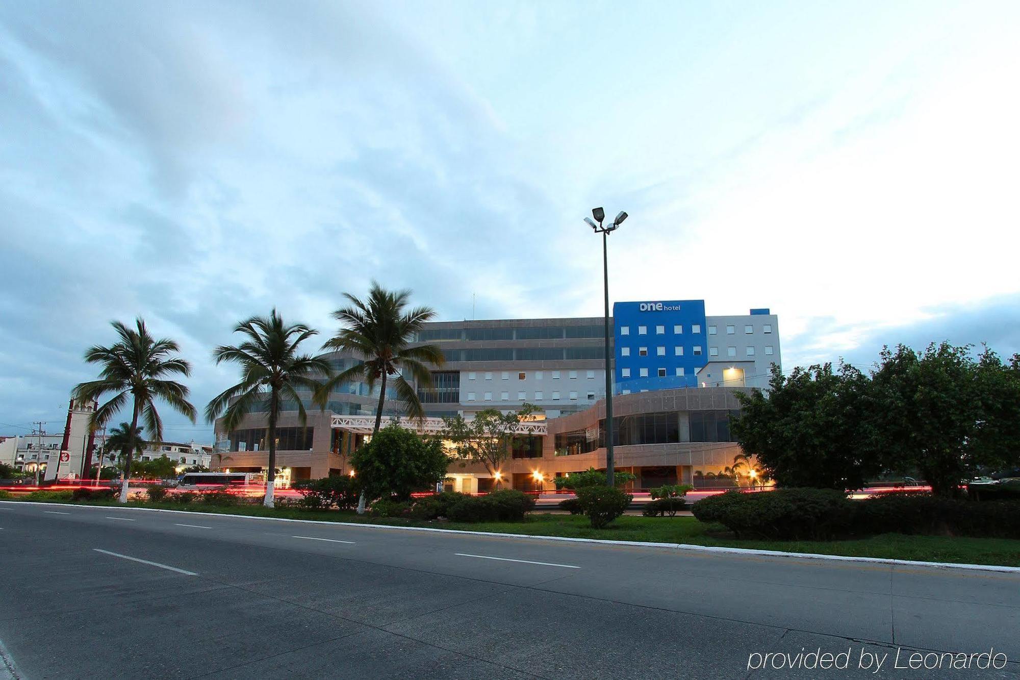 One Puerto Vallarta Aeropuerto Hotel ภายนอก รูปภาพ